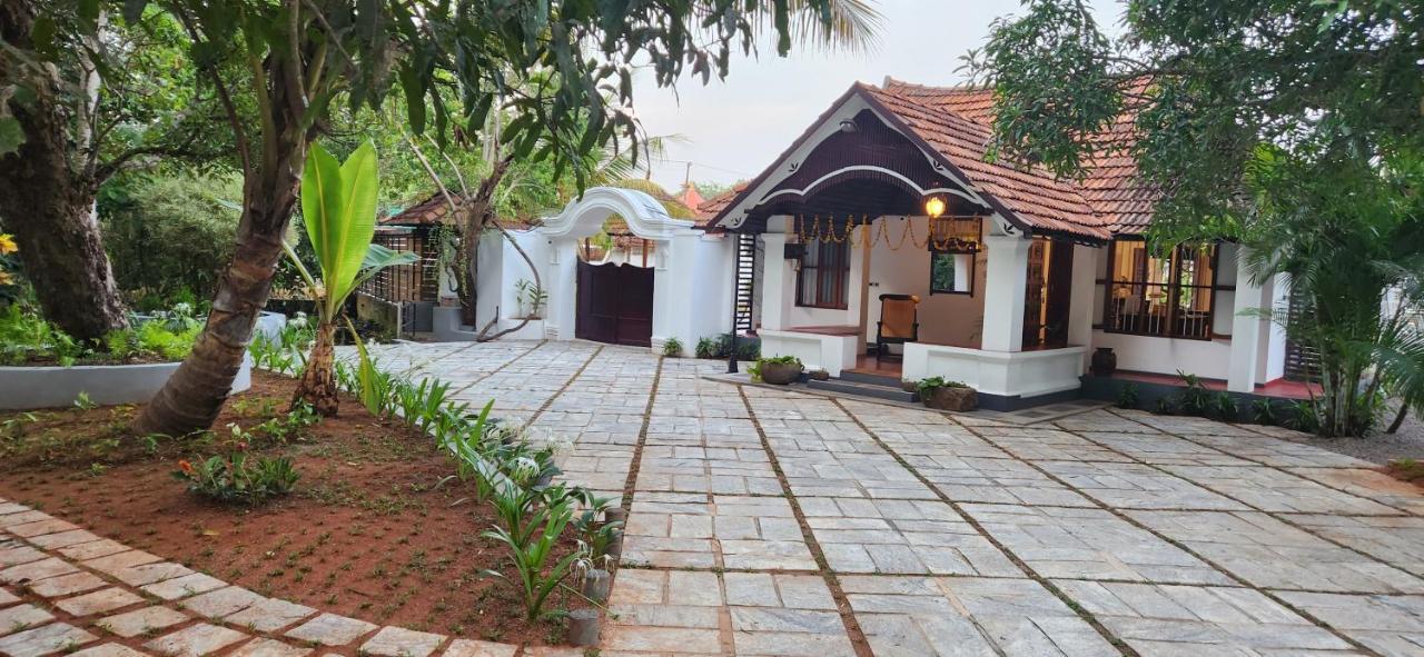 Kumarakom Tharavadu - A Heritage Hotel, Kumarakom Exterior photo